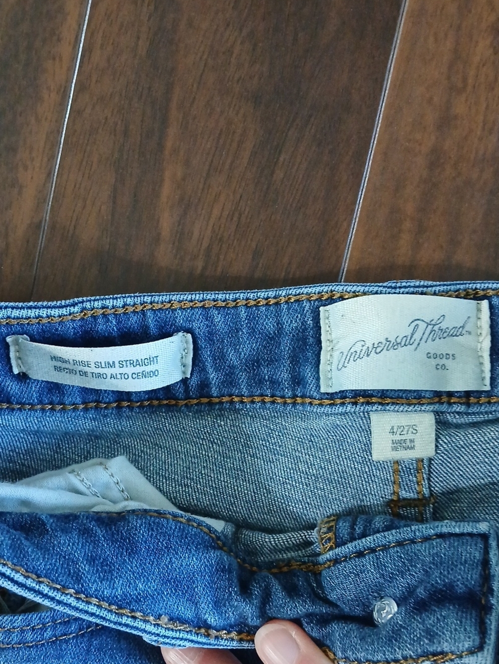 Universal Thread Medium Blue Denim Jeans